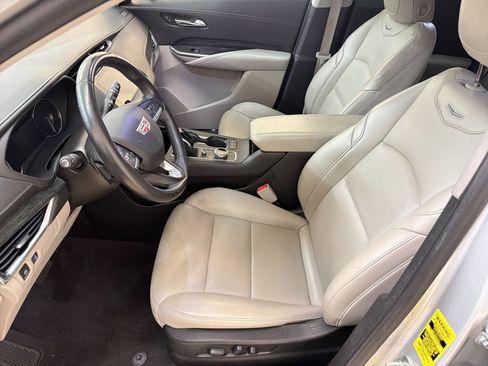 Used 2020 Cadillac XT4 Premium Luxury FWD image 5