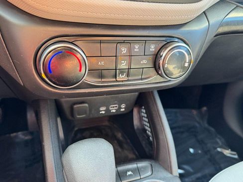 Used 2022 Chevrolet TrailBlazer LS FWD image 18