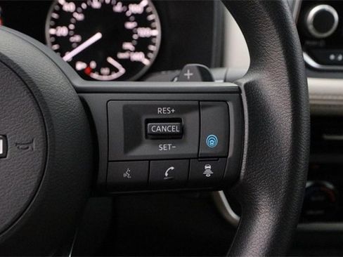 Certified 2024 Nissan Rogue SV image 28