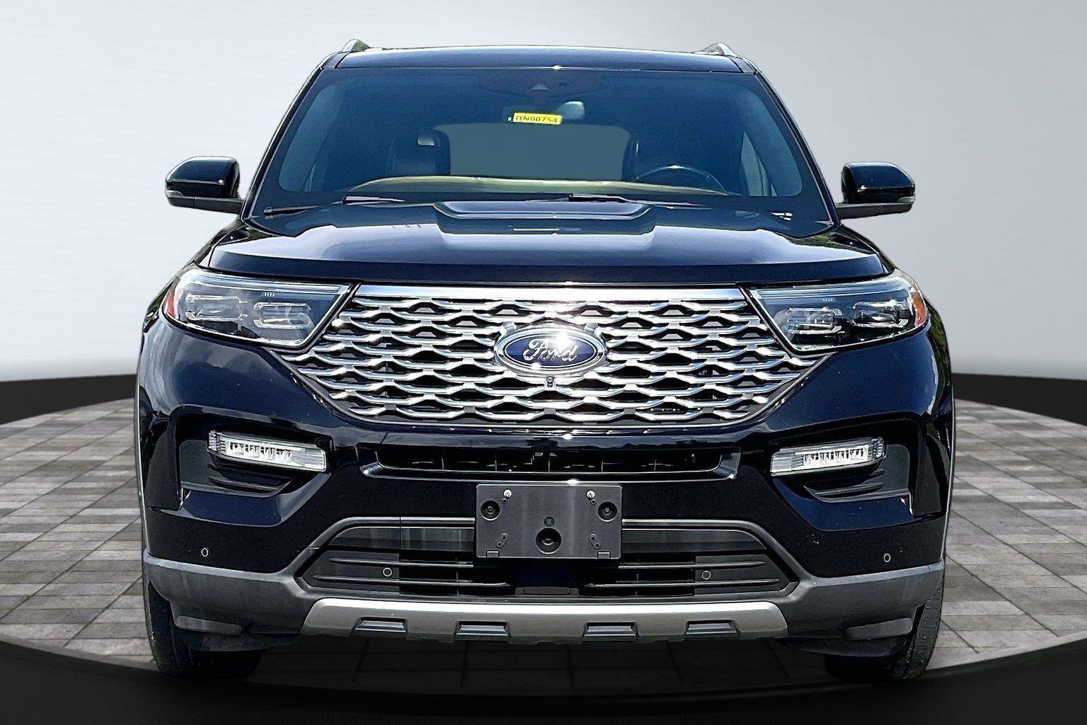 Used 2020 Ford Explorer Platinum w/ Premium Technology Package AWD/4WD image 2