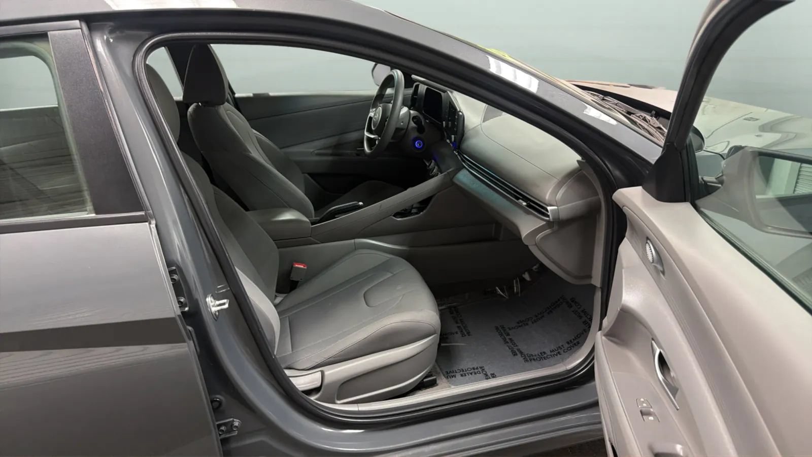 Used 2024 Hyundai Elantra SE FWD image 21