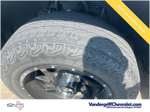 Used 2018 Chevrolet Silverado 1500 LT w/ Texas Edition RWD image 16