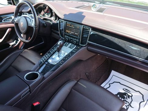 Used 2014 Porsche Panamera AWD/4WD image 31