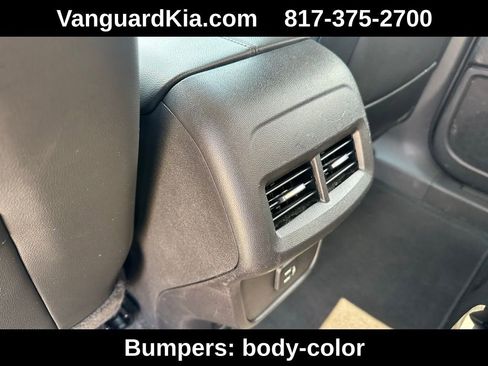 Used 2024 GMC Terrain SLT image 25