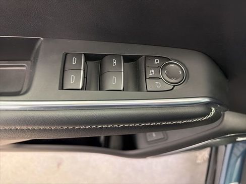 Used 2025 GMC Acadia Denali image 15