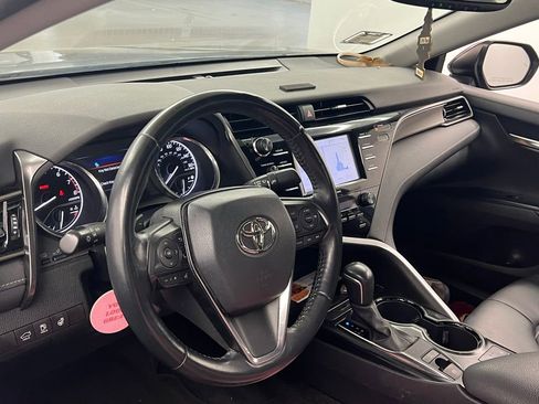 Used 2020 Toyota Camry SE w/ Cold Weather Package image 6