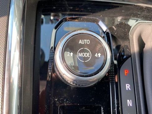 New 2025 GMC Canyon Elevation w/ Convenience Package image 13