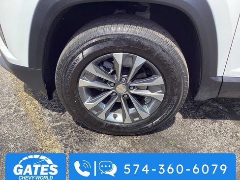 Used 2026 Chevrolet Equinox LT FWD image 30