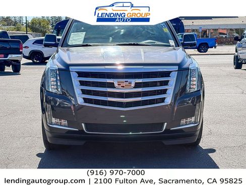 Used 2017 Cadillac Escalade Premium Luxury AWD/4WD image 6