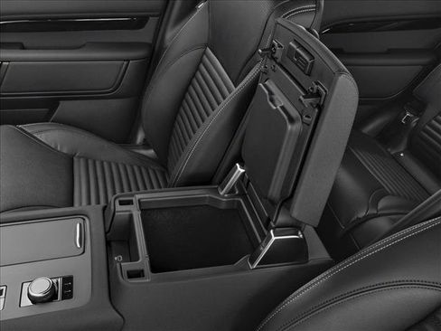 New 2026 Land Rover Discovery S AWD/4WD image 10