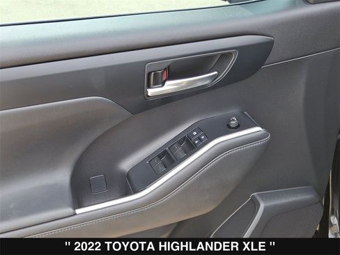Used 2022 Toyota Highlander XLE image 15
