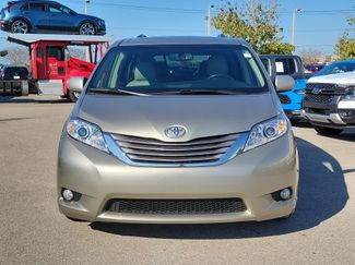 Used 2017 Toyota Sienna XLE Premium video 2