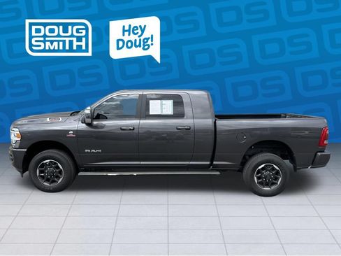 Used 2023 RAM 2500 Laramie AWD/4WD image 3