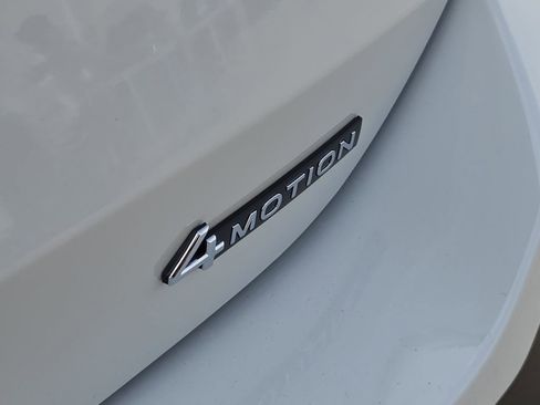 New 2026 Volkswagen Tiguan SE image 9