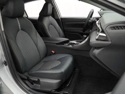 Used 2020 Toyota Camry SE FWD image 47