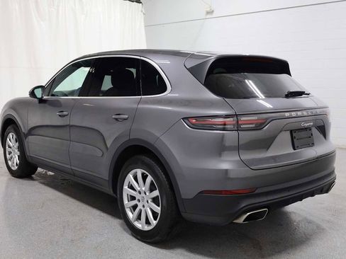 Used 2022 Porsche Cayenne image 3