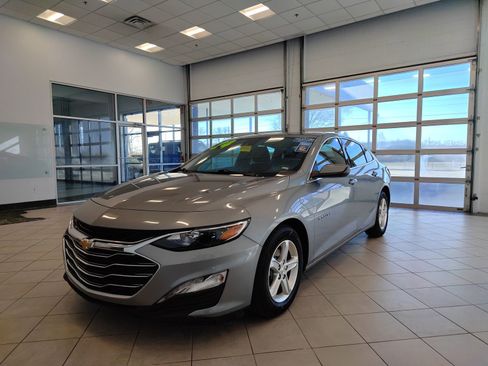 Used 2024 Chevrolet Malibu LT FWD image 8