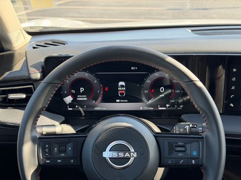 Used 2025 Nissan Kicks SR FWD image 30