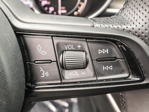 Used 2023 Alfa Romeo Stelvio Ti image 23