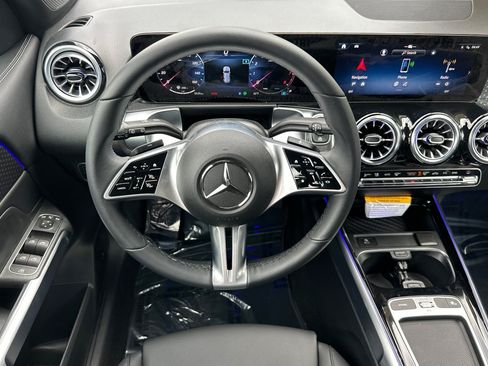 New 2025 Mercedes-Benz GLB 250 image 13