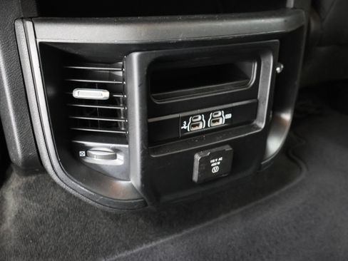 Used 2020 RAM 1500 Big Horn AWD/4WD image 34