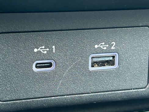 Used 2025 Mitsubishi Outlander 4WD Plug-In Hybrid image 18