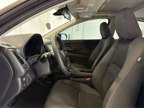 Used 2021 Honda HR-V EX image 9