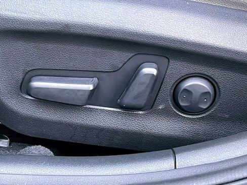 Used 2020 Hyundai Elantra Limited w/ Ultimate Package 03 image 22