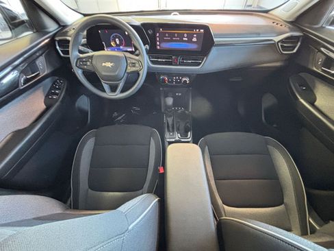 Used 2025 Chevrolet TrailBlazer LT image 32