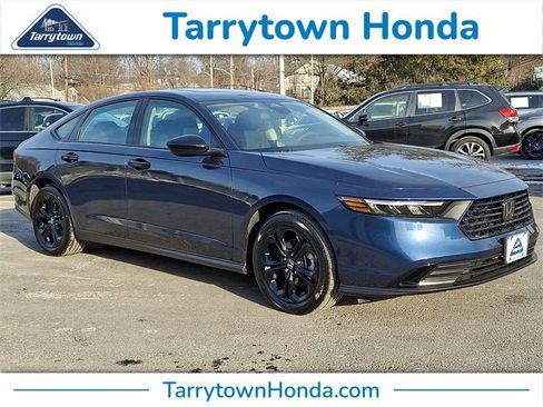 Certified 2025 Honda Accord SE image 1