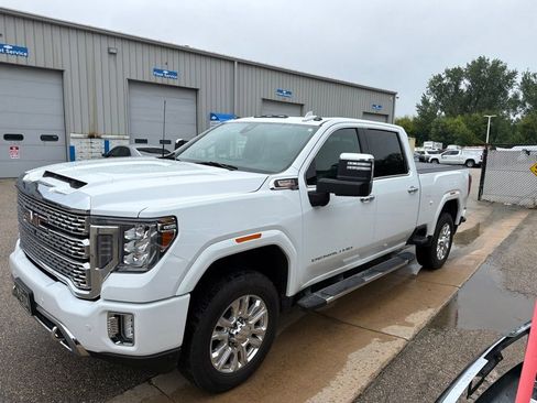 Used 2022 GMC Sierra 2500 Denali AWD/4WD image 2