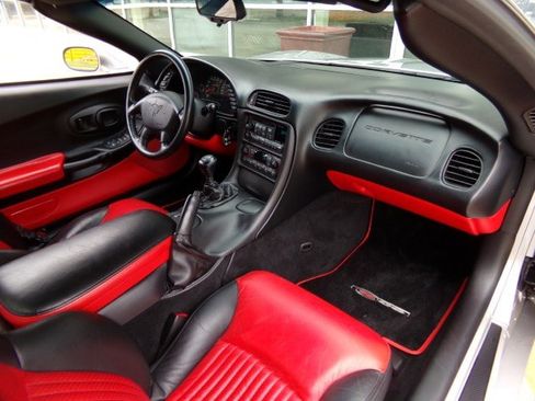 Used 2004 Chevrolet Corvette Z06 RWD image 27