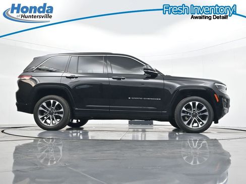 Used 2023 Jeep Grand Cherokee Overland AWD/4WD image 44