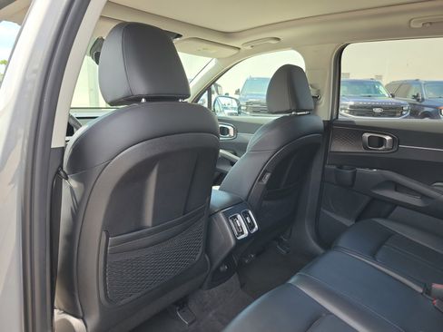 Used 2025 Kia Sorento S w/ Panoramic Sunroof Package FWD image 15