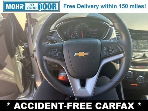 Used 2019 Chevrolet Trax LT w/ LT Convenience Package image 18