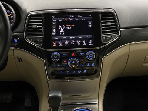Certified 2021 Jeep Grand Cherokee Limited w/ Luxury Group II AWD/4WD image 13