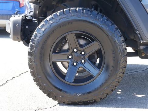 Used 2019 Jeep Wrangler Unlimited Sahara w/ Quick Order Package 24M Moab image 10