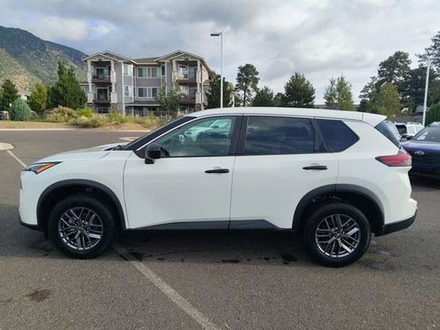 Used 2024 Nissan Rogue S AWD/4WD image 6