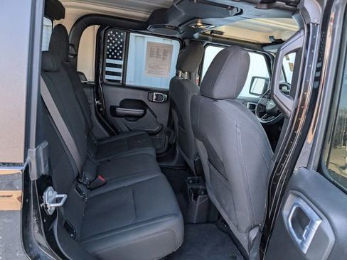 Used 2021 Jeep Gladiator Sport image 17