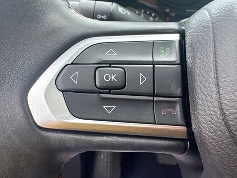 Certified 2022 Jeep Compass Limited w/ Sun and Sound Group AWD/4WD image 17