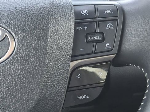 Certified 2025 Toyota Camry SE w/ Convenience Package image 23