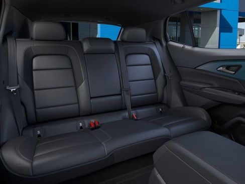 New 2026 Chevrolet Equinox EV LT image 17