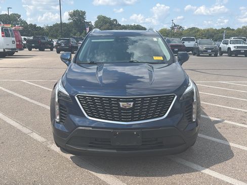 Used 2021 Cadillac XT4 Luxury w/ Cold Weather Package AWD/4WD image 9