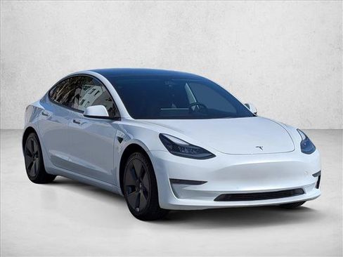 Used 2021 Tesla Model 3 Standard Range Plus RWD image 3