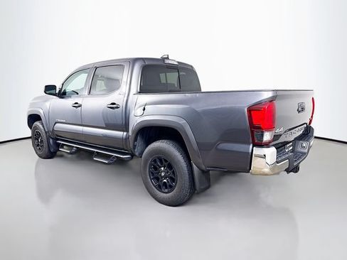 Used 2021 Toyota Tacoma SR5 AWD/4WD image 5