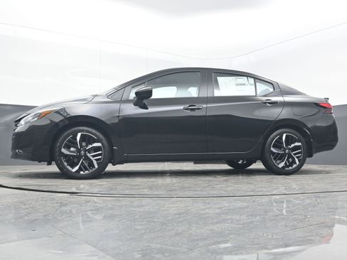 New 2025 Nissan Versa SR w/ Trunk Package image 25