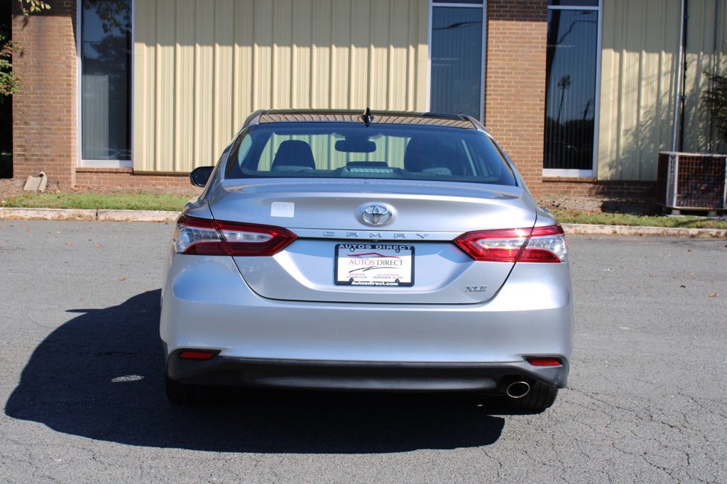 Used 2019 Toyota Camry XLE w/ Navigation Package FWD image 6
