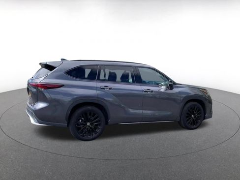 Used 2025 Toyota Highlander XSE AWD/4WD image 15