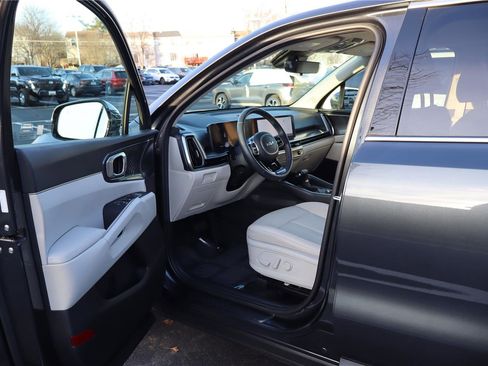 Certified 2025 Kia Sorento S image 12