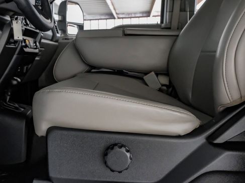 Used 2019 Ford F550 4x4 SuperCab Super Duty image 31